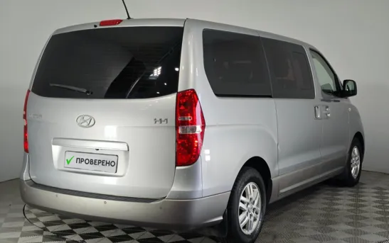 Hyundai H-1 2.50 автоматическая, фото №1