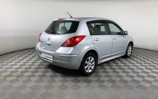 Nissan Tiida 1.60 механика, фото №1