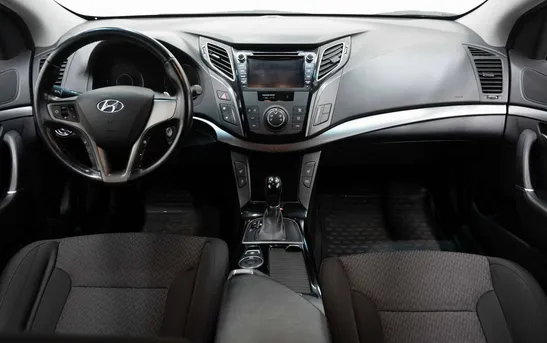 Hyundai i40 2.00 автоматическая, фото №1