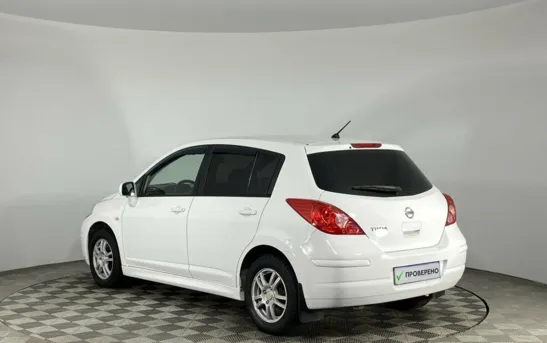 Nissan Tiida 1.60 механика, фото №1